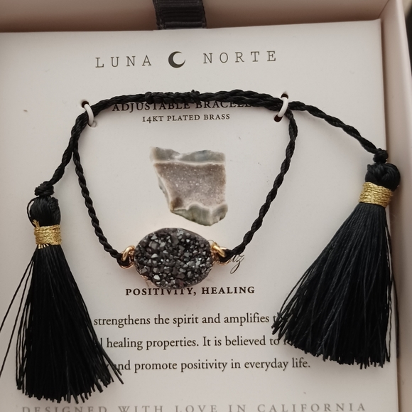 LUNA NORTE BLACK DRUSY QUARTZ GEMSTONE TASSELS ADJUSTABLE STRING BRACELET  NIB - Picture 3 of 11